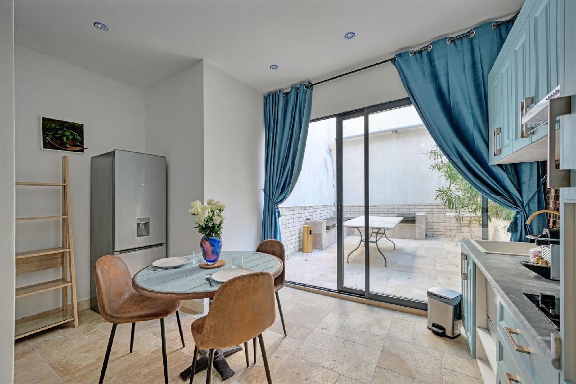 Le 185 - Charme Et Tranquillite Au Coeur D'Avignon Apartment Exterior photo